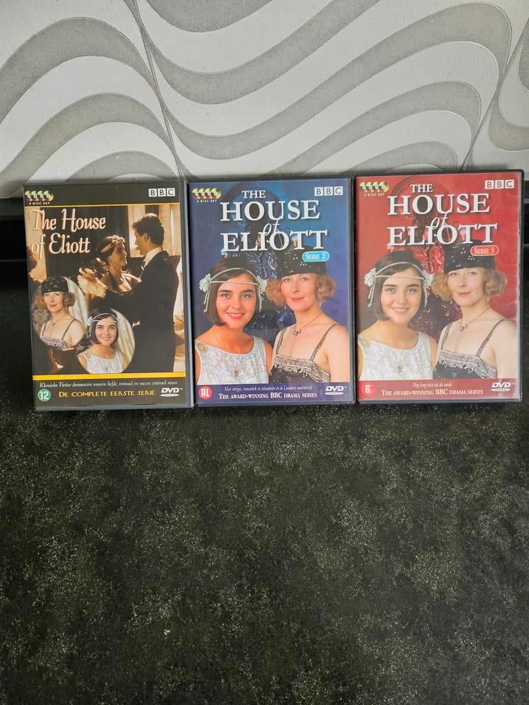 The House of Eliot (3 dvd-boxen, totaal 12 dvd's), Vanaf 12 jaar, Ophalen of Verzenden, Zo goed als nieuw