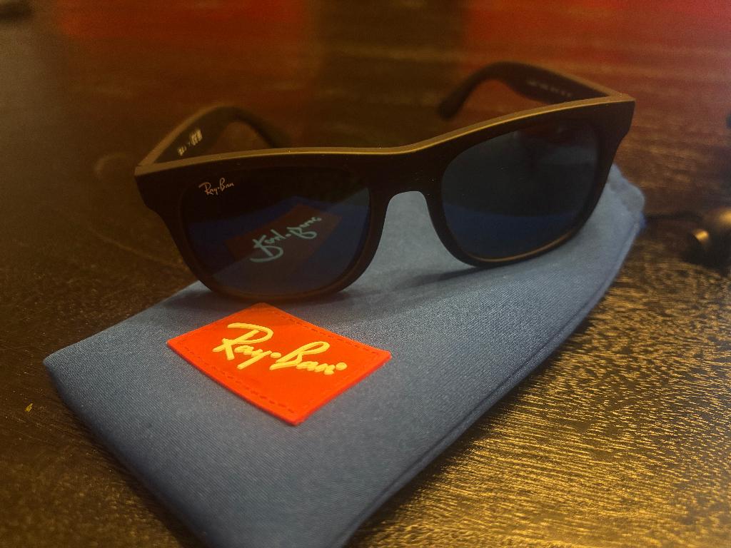 Ray-Ban Junior Justin RJ9069S 702855, Zonnebril, Zwart, Ophalen of Verzenden, Zo goed als nieuw