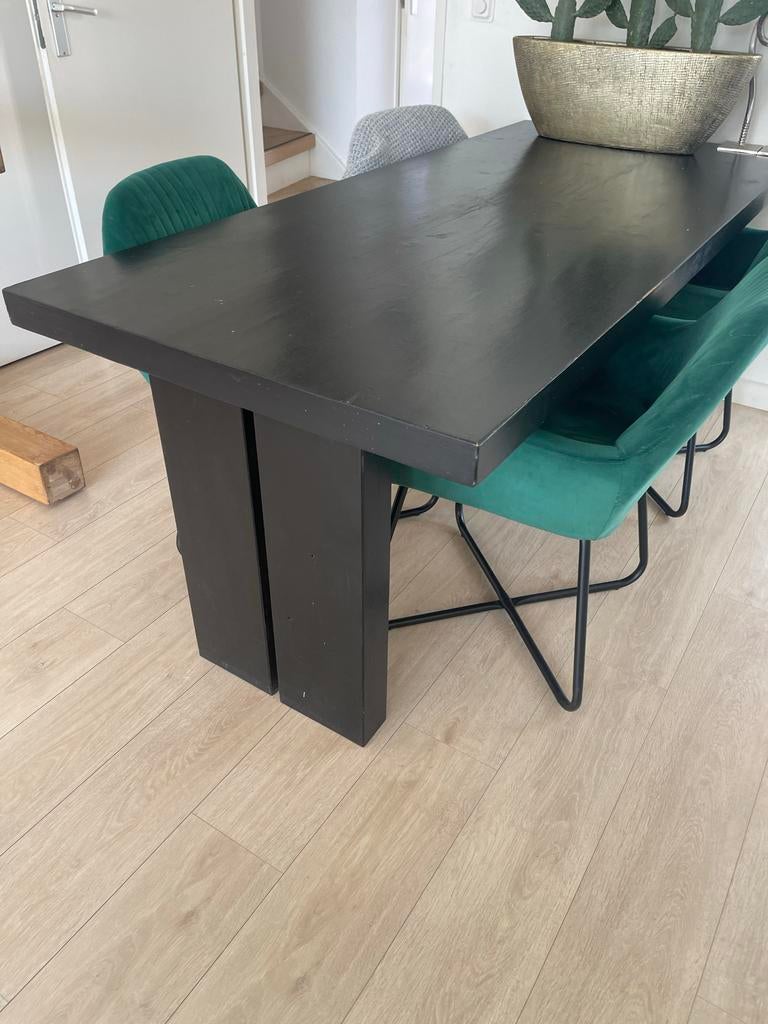 Zwarte eettafel, Gebruikt, 150 tot 200 cm, Vier personen, Rechthoekig