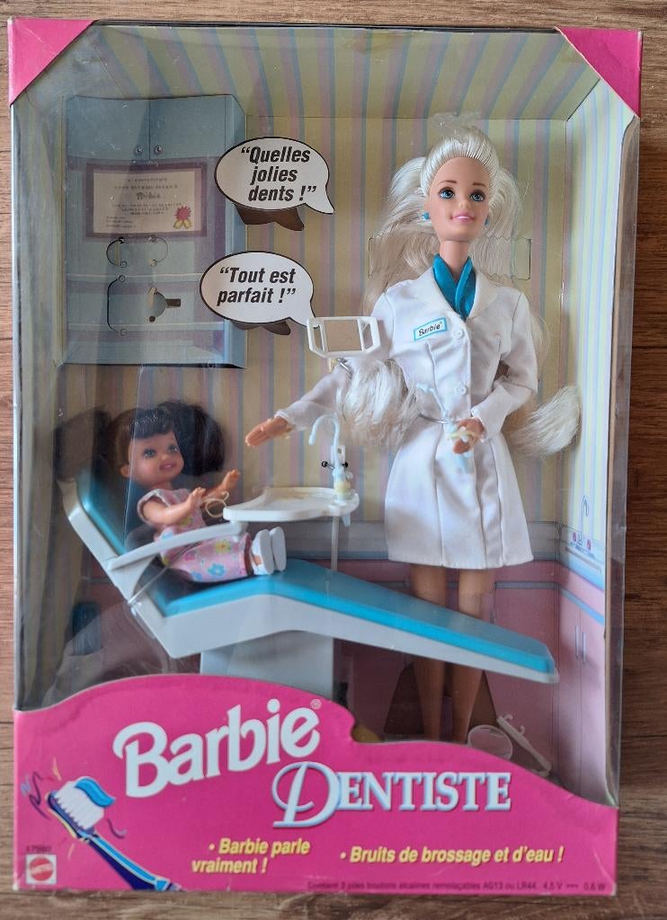 Tandarts Barbie Dentiste Franse versie 1996 NRFB, Ophalen of Verzenden, Zo goed als nieuw, Fashion Doll