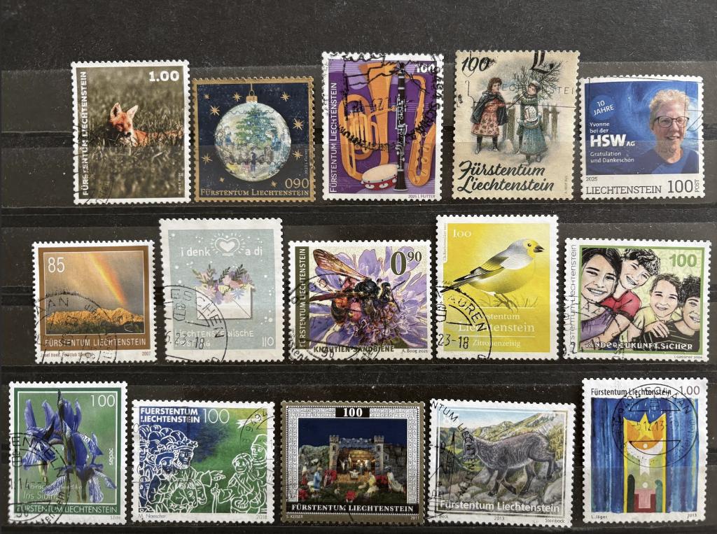 Postzegel Liechtenstein: kavel div jaren 2025, 2022 kerst, Ophalen of Verzenden, Gestempeld