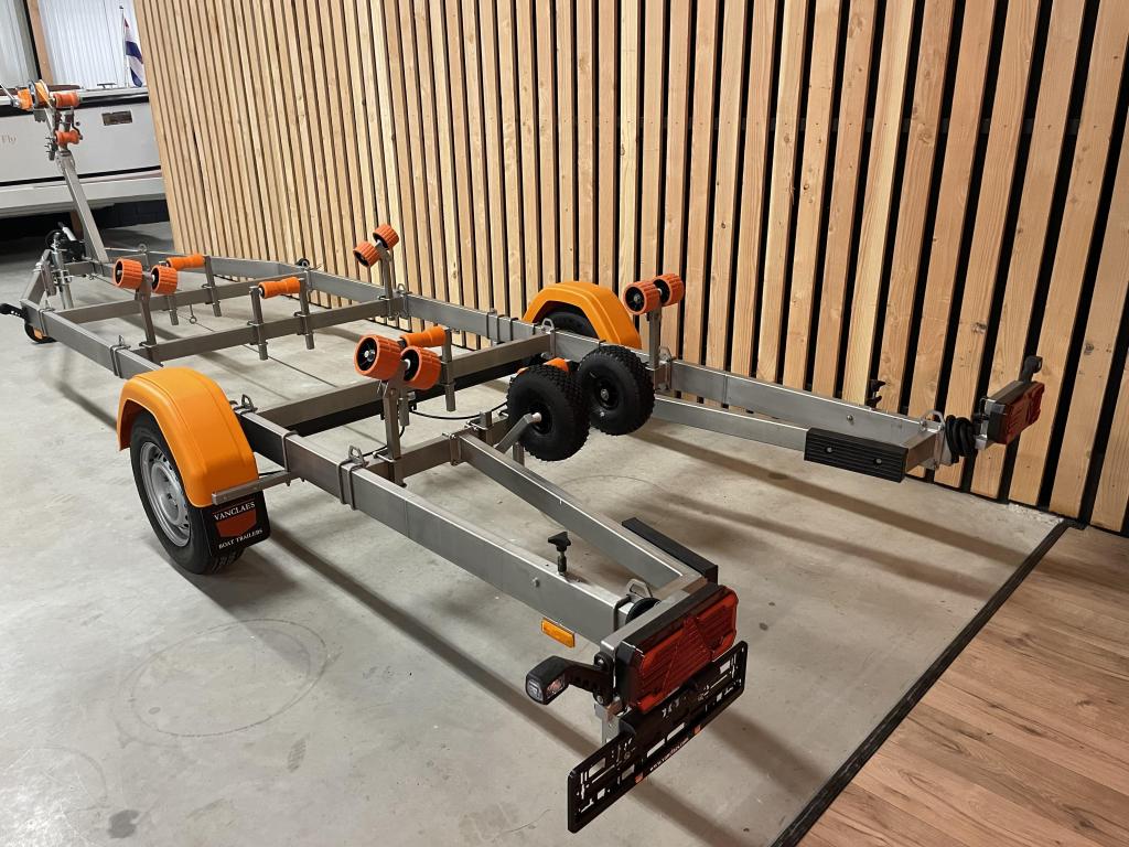 Nieuwe 'VANCLAES' 1350KG V-Bun TRAILER Tender Sloep Bun RVS, Nieuw