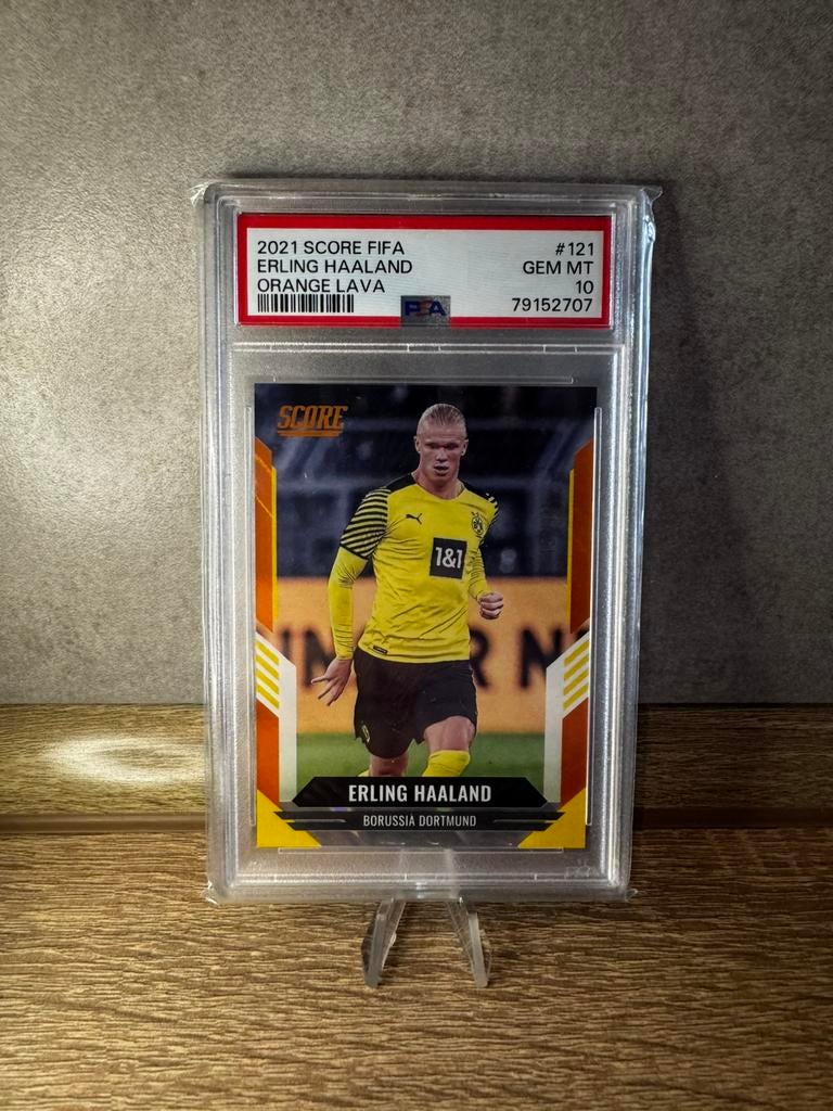 PSA 10 HAALAND /99 ORANGE FIFA SCORE PANINI LAVA, Hobby en Vrije tijd, Stickers en Plaatjes, Ophalen of Verzenden, Nieuw, Plaatje