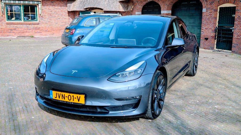Tesla Model 3 Performance 2023 Grijs AWD 75 kWh, Auto's, Tesla, Automaat, USB, Elektrisch, Vierwielaandrijving