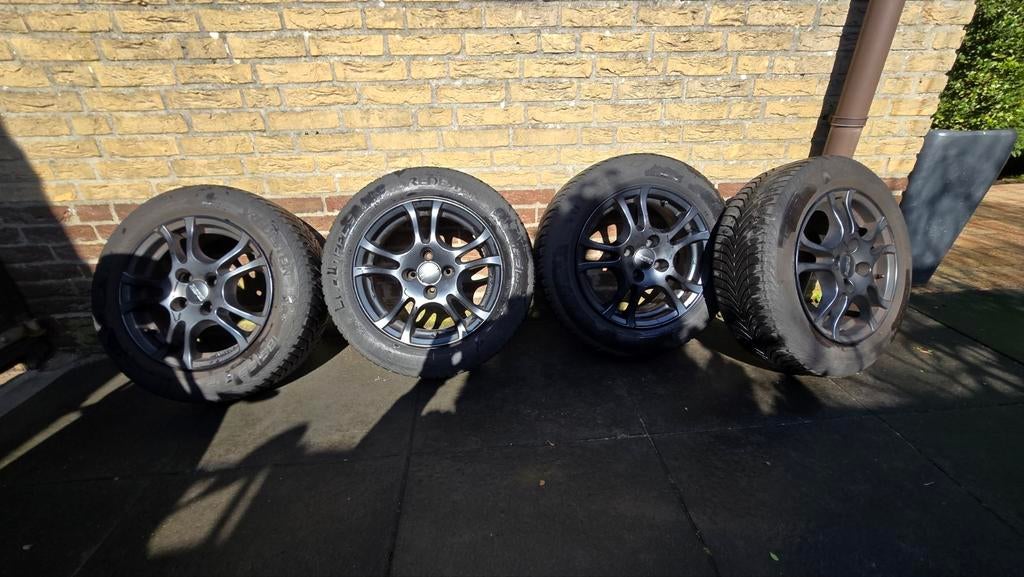 velgen met winterbanden clio, Ophalen of Verzenden, Gebruikt