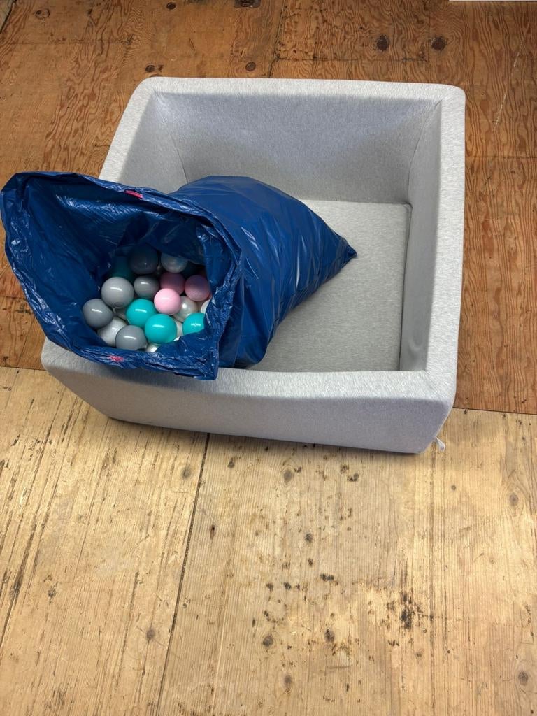 Grote ballenbak, Ophalen, Zo goed als nieuw, Jongetje of Meisje, Schoentjes