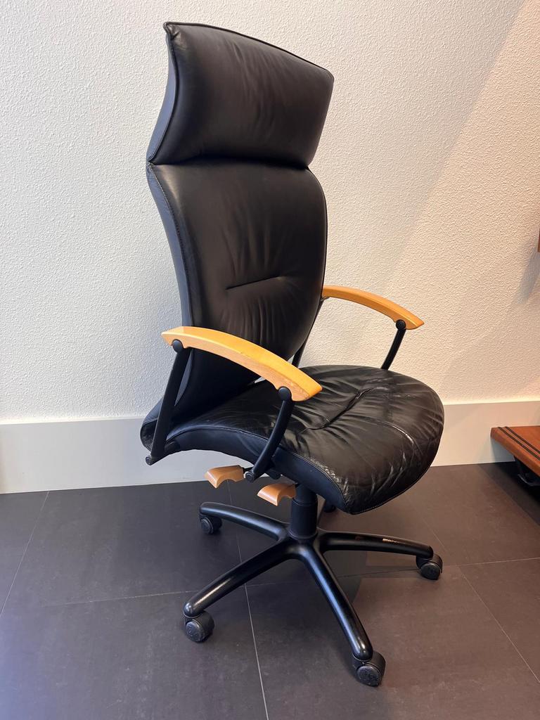 Bureaustoel, zwart leer, fraaie fauteuil, Duitse kwaliteit,, Ophalen of Verzenden, Ergonomisch, Gebruikt, Zwart