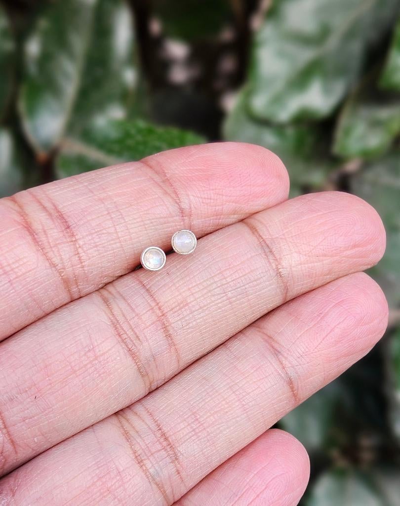 Maansteen Oorknoppen Noor - Echt Zilver, Hoofdstraat 18c, Info@lavicollection.com, Nieuw, Ophalen of Verzenden