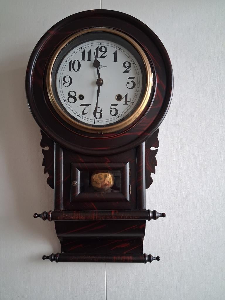 Oude klok, loopt goed, Antiek en Kunst, Antiek | Klokken, Ophalen of Verzenden