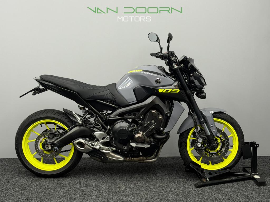 Yamaha MT-09 ABS | 2017 | 15DKM | QS | Night Fluo | LED Vers, Traction Control, Info@vandoornmotors.nl, Kraaivenstraat 23-5
5048AB  TILBURG, NL