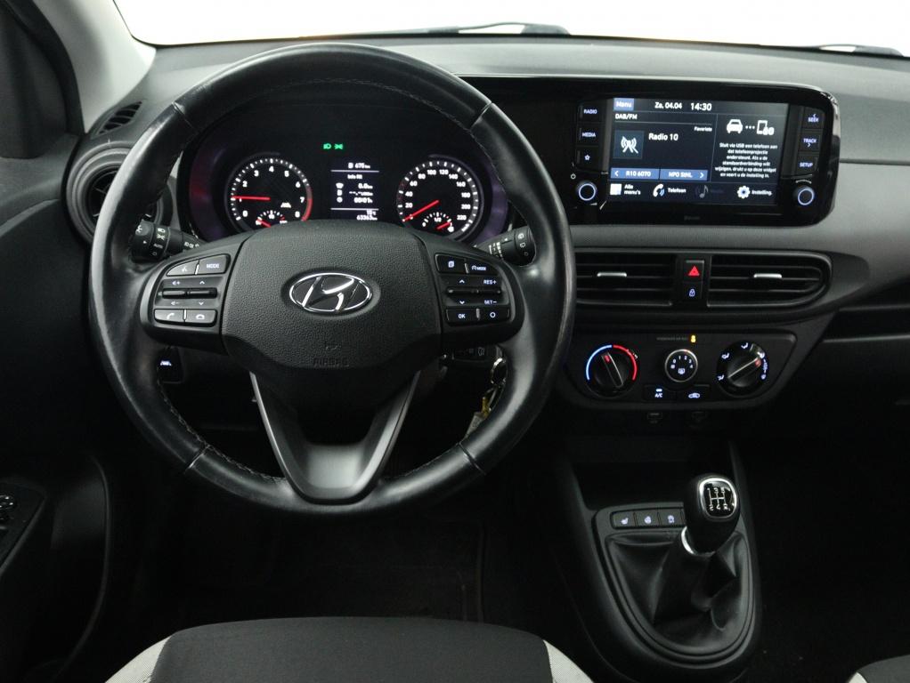 Hyundai i10 1.0 Comfort | All season | Carplay Navigatie | S, Keurmerk '100% Onderhouden', 12 maanden, Stof, Gebruikt