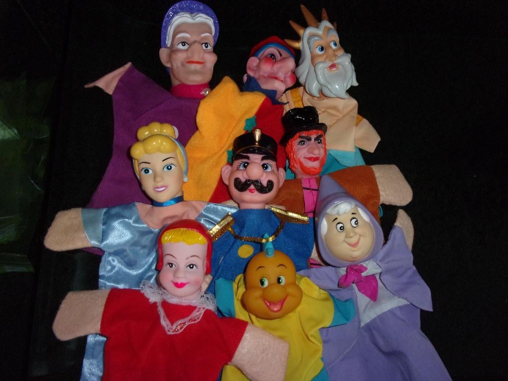 9 POPPENKASTPOPPEN (H), Ophalen of Verzenden, Zo goed als nieuw, Overige typen