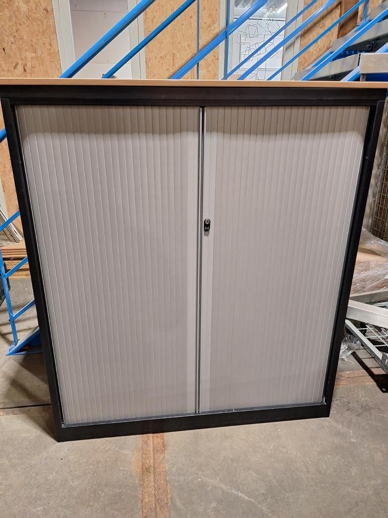 Roldeur archiefkast - Nette staat - 139x120x45 cm, Huis en Inrichting, Kasten | Roldeurkasten en Archiefkasten, Ophalen, Gebruikt