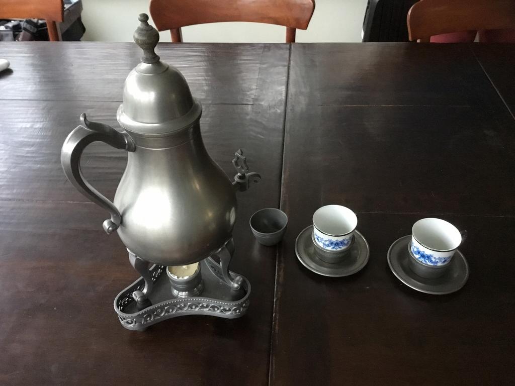 Tinnen kraantjeskan met 2 kopjes, Antiek en Kunst, Ophalen of Verzenden