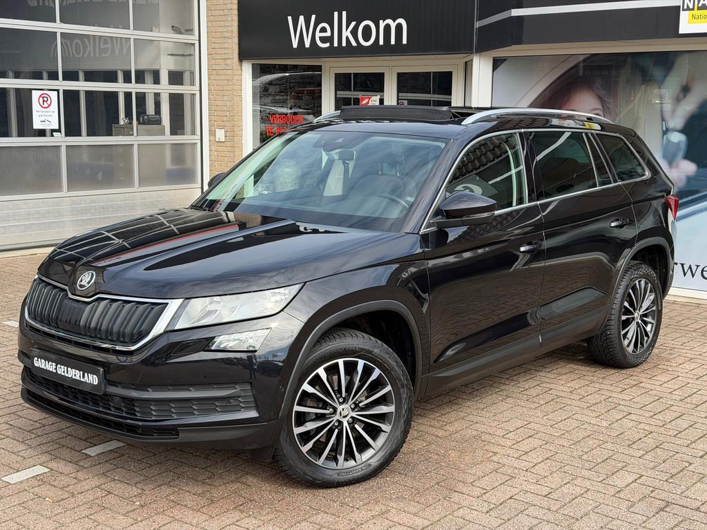 Skoda Kodiaq 1.5 TSI Sportline 7p. | Bi-Xenon | Pano | Apple, Zwart, 4 cilinders, 150 pk, 7 stoelen