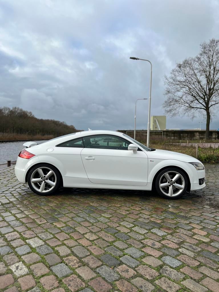 Audi TT 2.0 Tfsi Coupe 147KW 2008 Wit, TT, Zwart, 4 cilinders, 1984 cc
