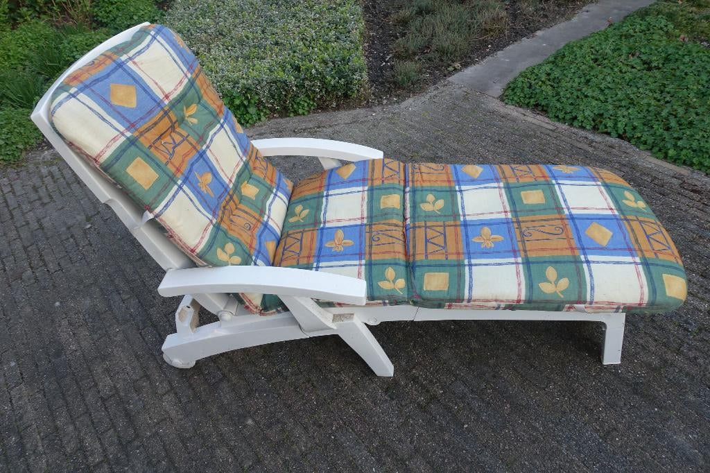 luie tuinstoel, Ophalen, Gebruikt, Kunststof, Verstelbaar
