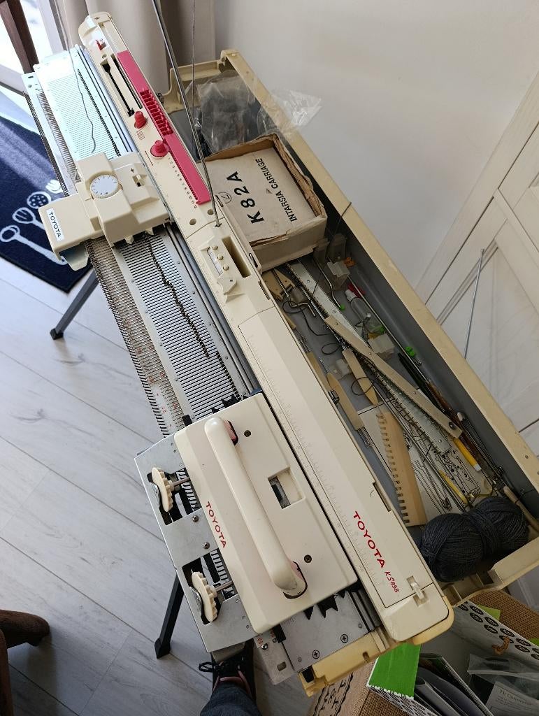 Breimachine Toyota KS858, Ophalen, Gebruikt, Breien, Machine