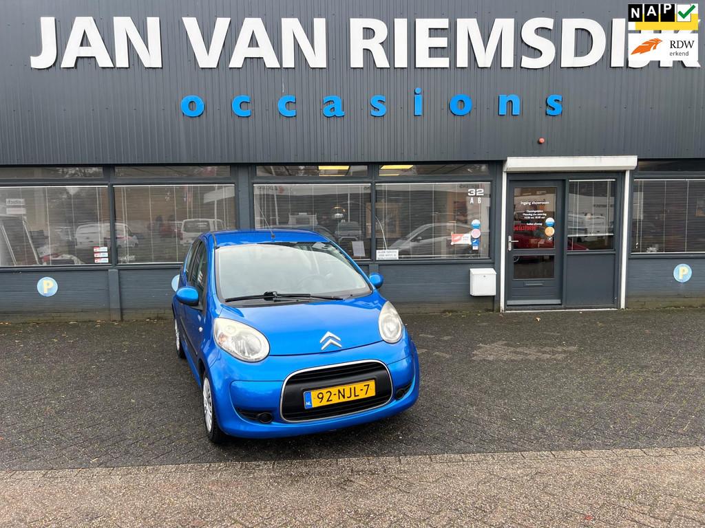 Citroen C1 1.0-12V Ambiance bj 2010 airco apk en nap 1995, Auto's, Citroën, Voorwielaandrijving, Stof, Gebruikt, Zwart