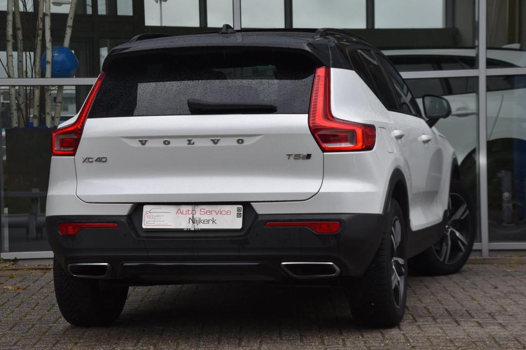 Volvo XC40 2.0 T5 AWD R-Design Intro Edition Pano. dak + Inr, Automaat, Gebruikt, 4 cilinders, 1969 cc