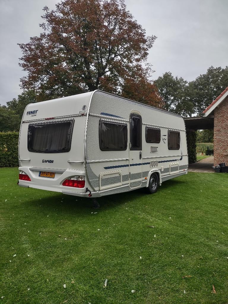 Fendt Saphir 495 SG / ( 2 enkele bedden) Mover, B.J. 2010, Caravans en Kamperen, Caravans, Mover, Rondzit, Particulier, Tot en met 4