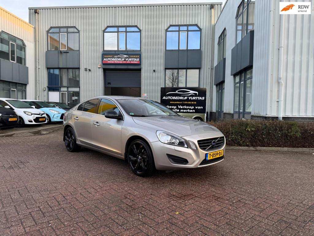 Volvo S60 1.6 T4F Kinetic, Voorwielaandrijving, Gebruikt, 4 cilinders, S60