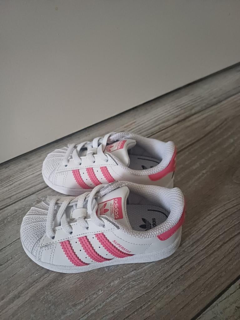 Adidas Superstar schoentjes maat 22, Ophalen of Verzenden, Nieuw, Meisje, Schoentjes