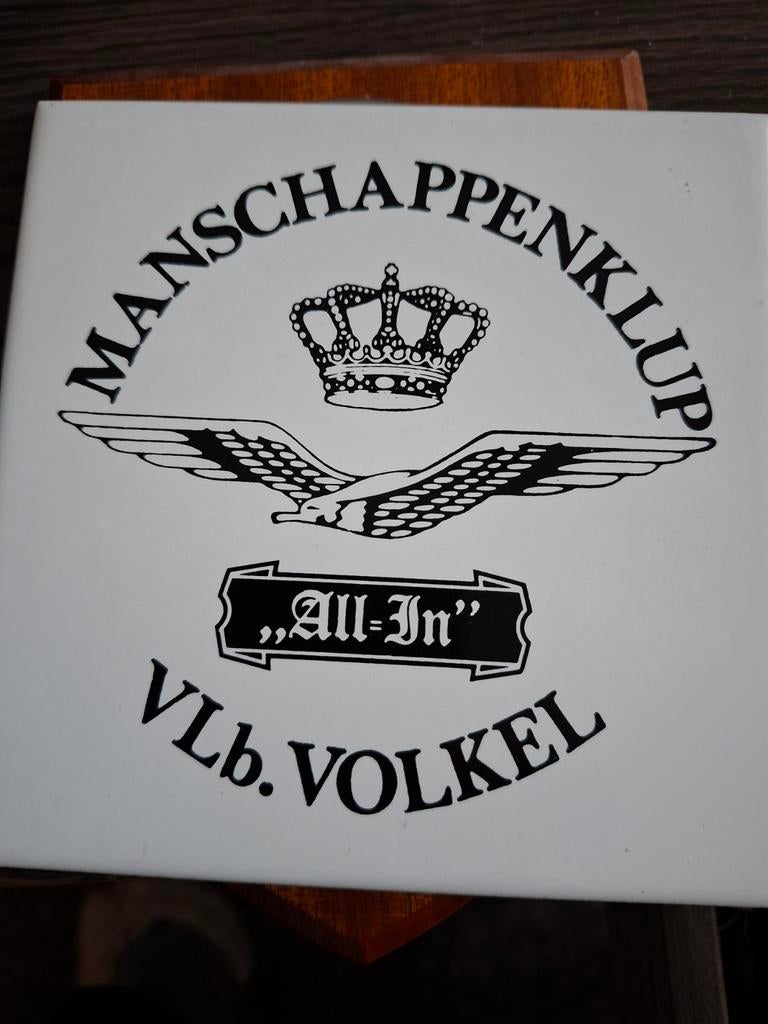 Vintage Tegeltje Manschappenklup Vlb. Volkel 15x15 cm, Ophalen of Verzenden