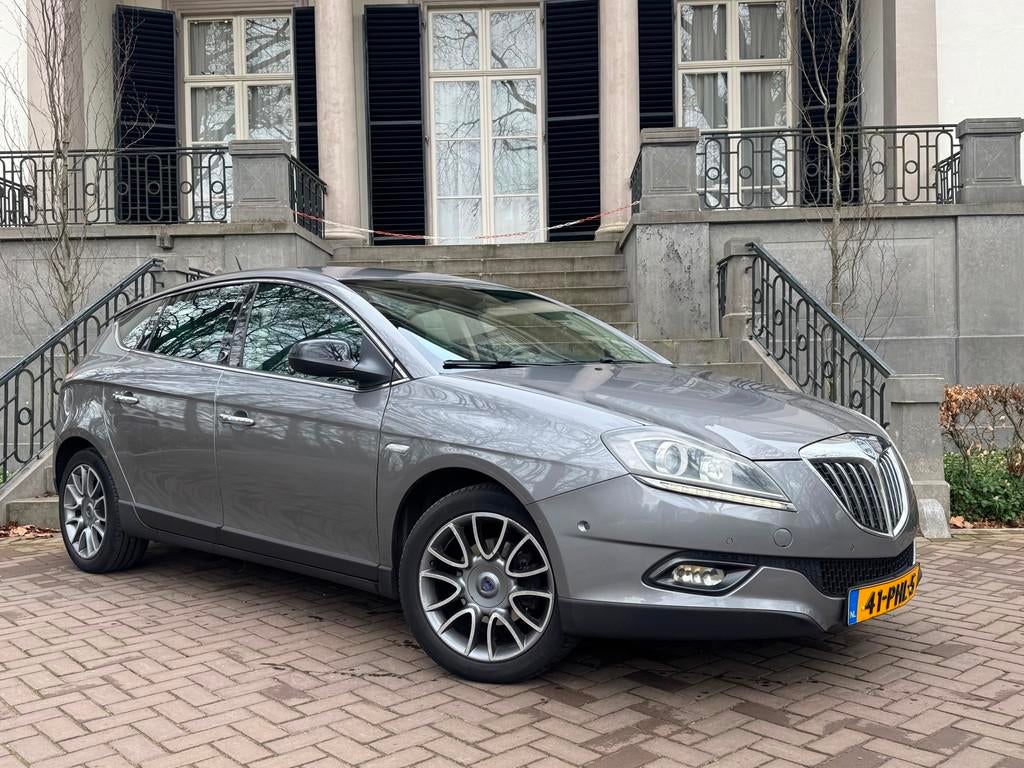 Lancia Delta 1.4-16V Oro Navi Climate Cruise Ctr Pdc Trekhaa, Auto's, Lancia, Voorwielaandrijving, Gebruikt, 4 cilinders, Origineel Nederlands