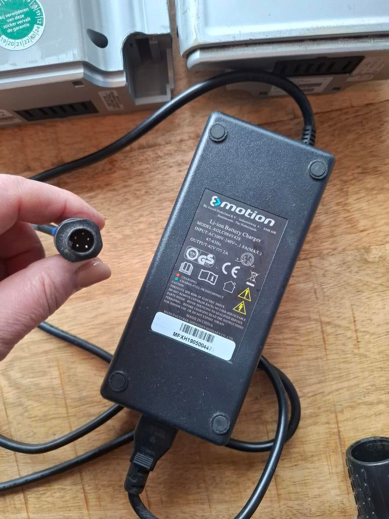 Accu en oplader Sparta Emotion C5, Fietsen en Brommers, Fietsaccessoires | Fietsaccu's, Ophalen, Gebruikt