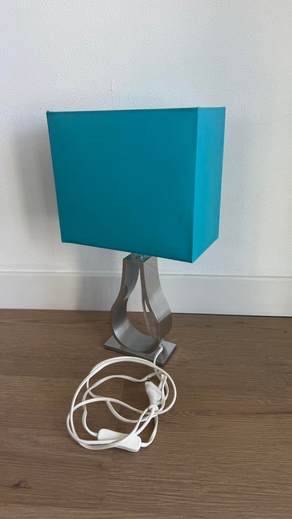 Ikea Klabb tafellamp, blauw, 2 stuks, Huis en Inrichting, Lampen | Tafellampen, Ophalen, Zo goed als nieuw, Minder dan 50 cm