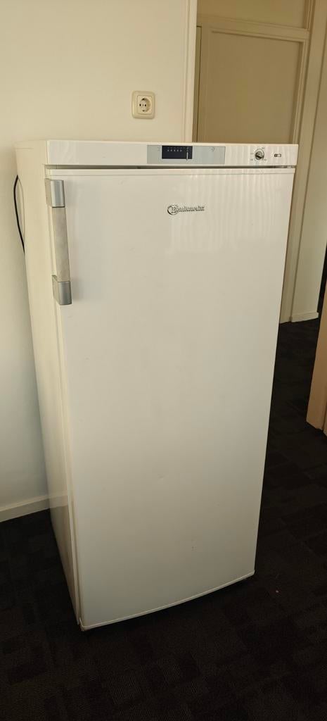 Bauknecht vriezer in goede staat, Witgoed en Apparatuur, Vriezers en Diepvrieskisten, 120 tot 140 cm, Zo goed als nieuw, Ophalen