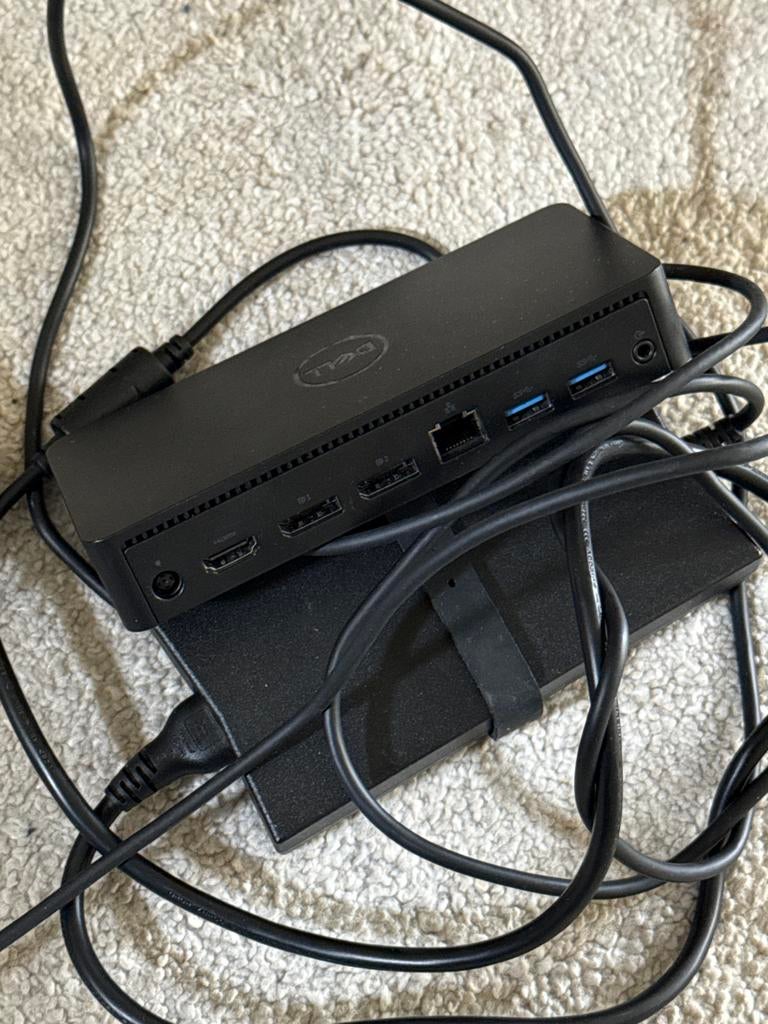 Dell Dockingstation met adapter, Ophalen of Verzenden, Gebruikt, Docking station, Laptop