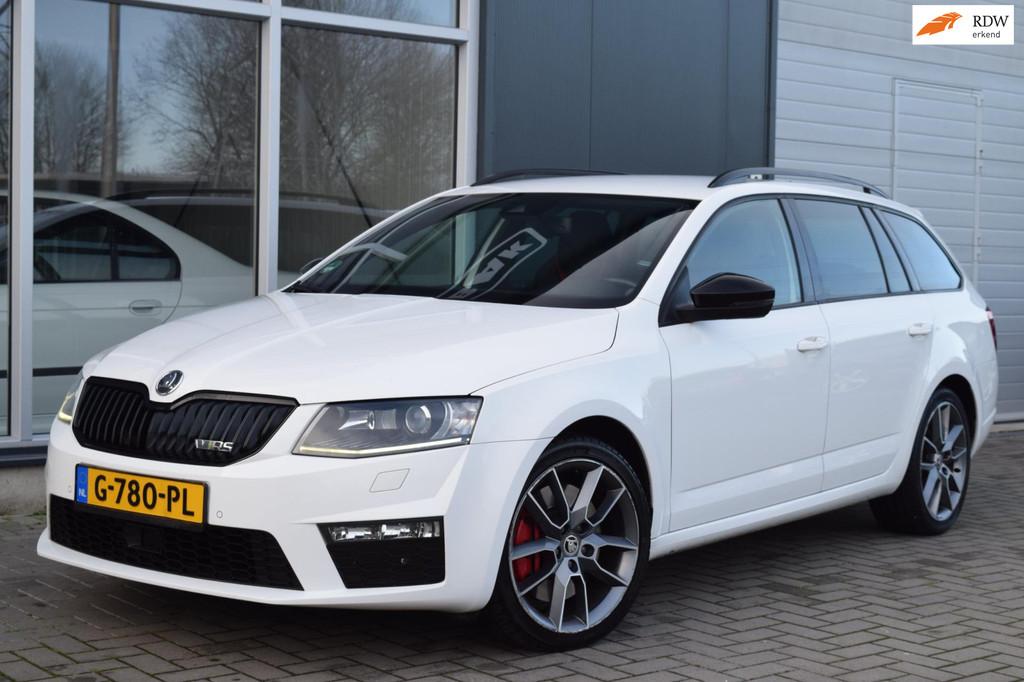 Skoda Octavia Combi 2.0 TDI RS | Kuipstoelen | DSG | Navi |, Auto's, Euro 5, Zwart, 4 cilinders, Wit