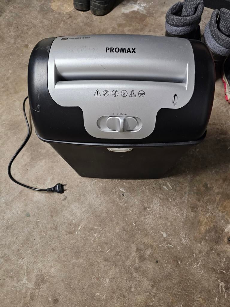 Rexel Promax papierversnipperaar, Ophalen, Gebruikt