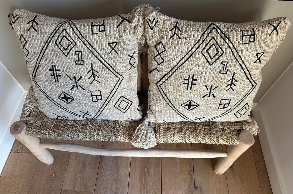 Coco Maison 2 sierkussens kussens ecru zand Kelim pompoms, Huis en Inrichting, Woonaccessoires | Kussens, Ophalen of Verzenden