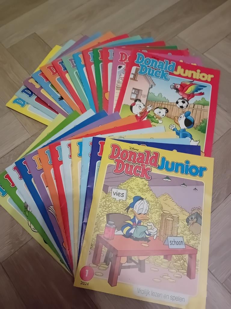 26 donald duck junior GEEN puzzels en spellen gemaakt!, Complete serie of reeks, Ophalen of Verzenden, Zo goed als nieuw, Donald Duck
