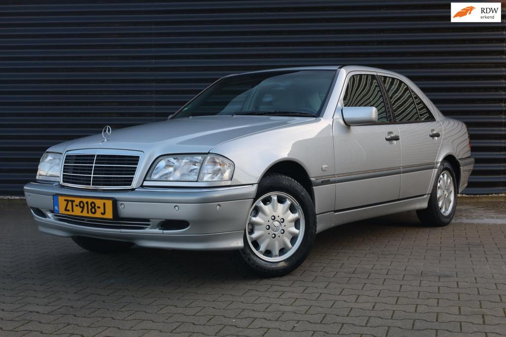 Mercedes-Benz C-klasse 240 ELEGANCE / ELEKTRISCHE RAMEN / AI, Auto's, Mercedes-Benz, 1345 kg, Stof, Gebruikt, Bedrijf