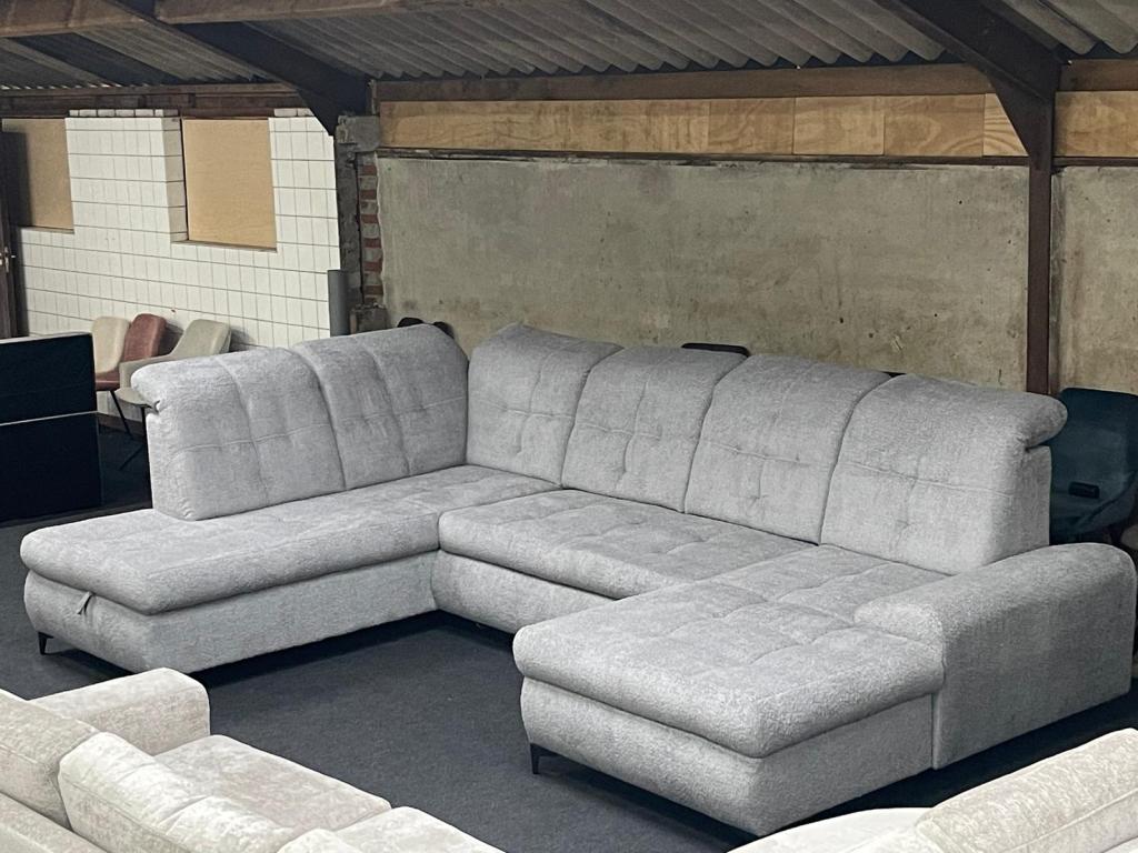 !!ALLES MOET WEG!! U-bank Bella