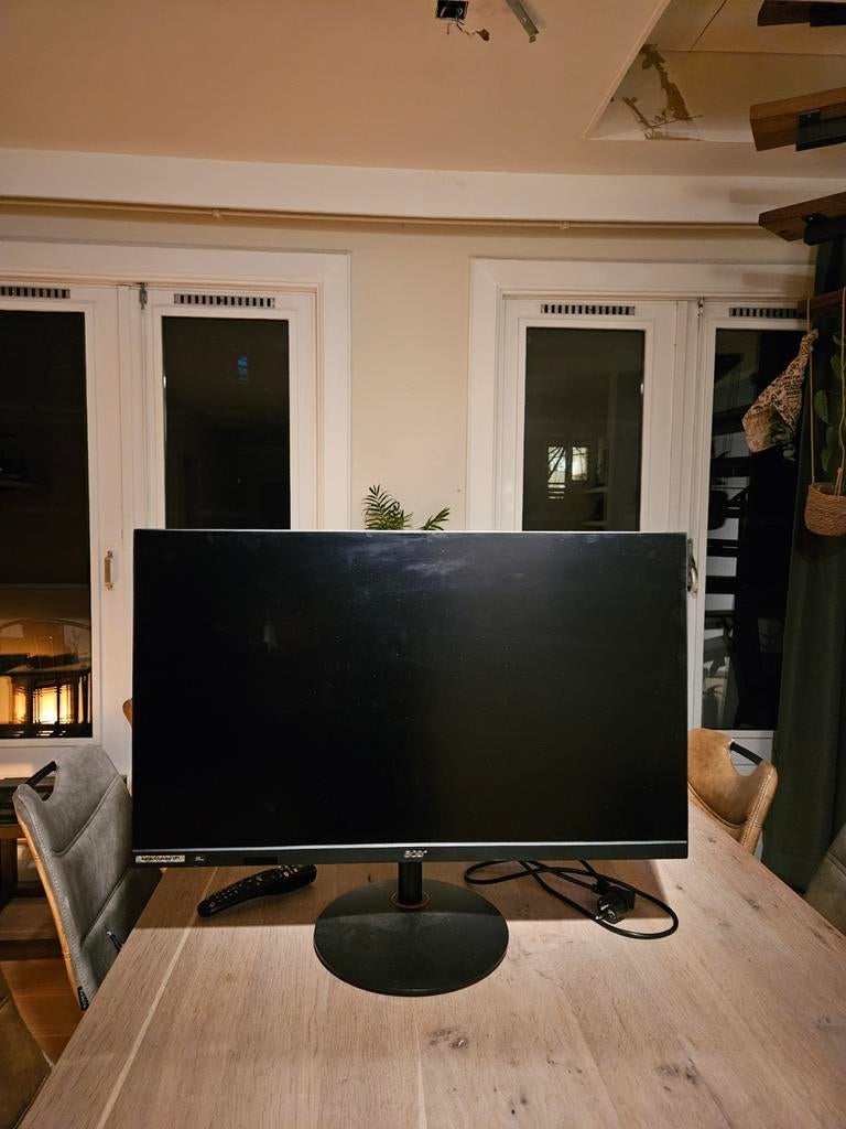 AOC XV322QK - 32 inch 144hz 4K Monitor met USB-C Dock, HDMI, IPS, 101 t/m 150 Hz, AOC