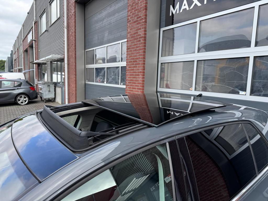 Volkswagen Golf 1.5 TSI 150PK Style IQ LED ACC Pano Carplay, Voorwielaandrijving, Zwart, 4 cilinders, 150 pk