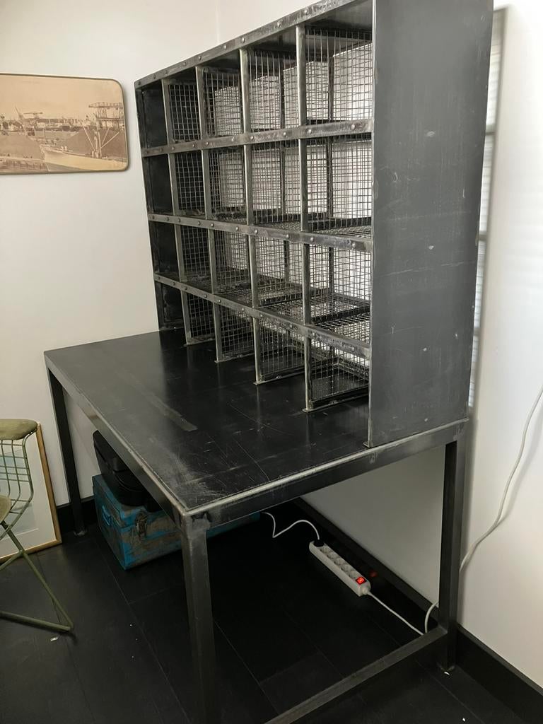 Zwart stalen bureau van New Routz, Ophalen, Gebruikt