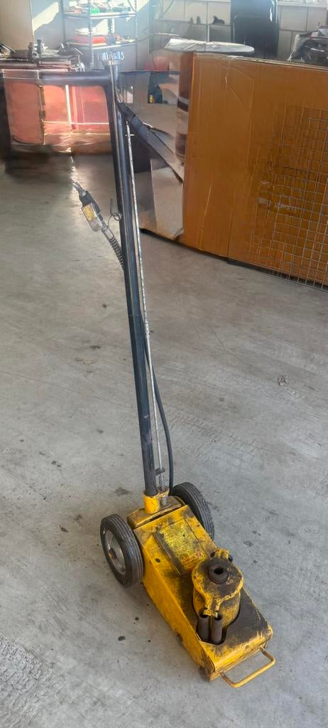 Lucht hydraulische krik 20 ton, Ophalen, Onbekend, Zo goed als nieuw, Onbekend