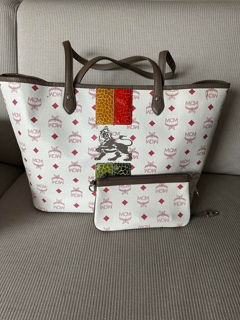 MCM schoudertas, Overige merken, Wit, Ophalen of Verzenden, Zo goed als nieuw