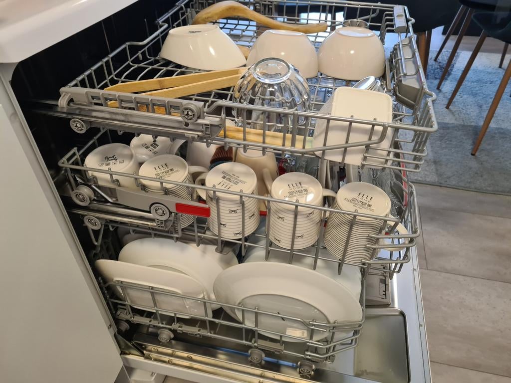 Bosch vrijstaande vaatwasser. Oorspronkelijke prijs is €900., Ophalen, Minder dan 85 cm, Energieklasse A of zuiniger, Zo goed als nieuw