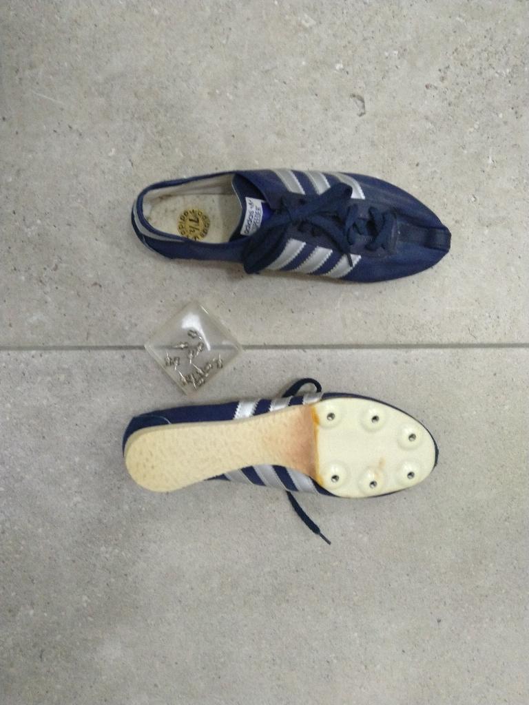 Sprint spikes Adidas maat 7,5 ofwel maat 40, Sport en Fitness, Loopsport en Atletiek, Adidas, Ophalen of Verzenden, Zo goed als nieuw
