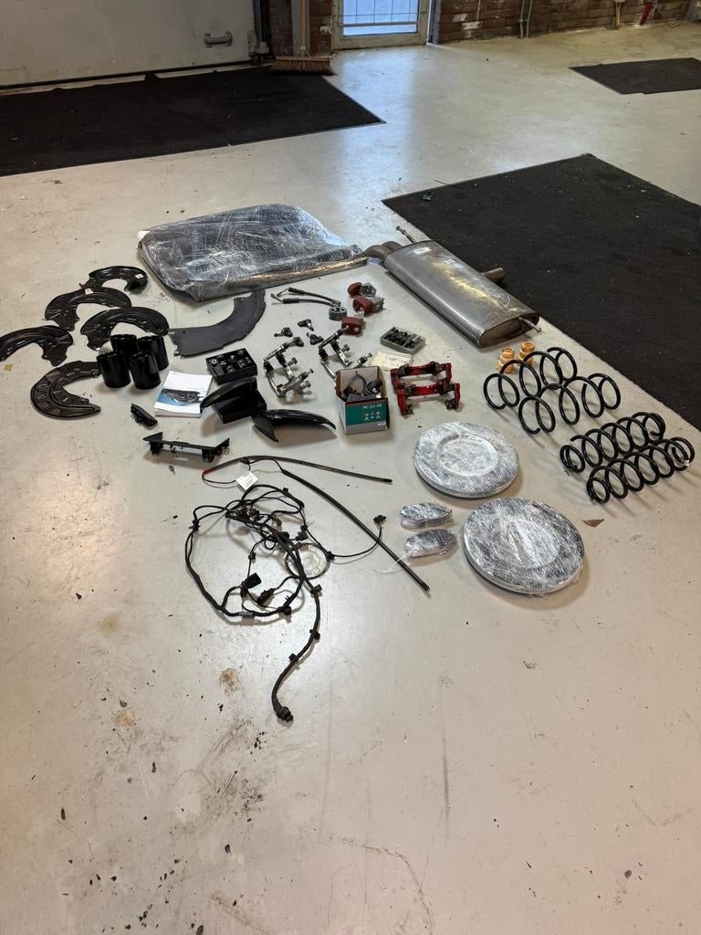 Audi A3 8Y S3 S line onderdelen alles in 1x weg, Fietsen en Brommers, Brommeronderdelen | Algemeen, Zo goed als nieuw, Overige typen