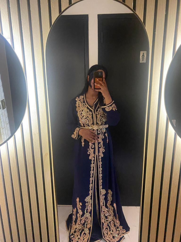 TE HUUR – ZEER EXCLUSIEVE Marokkaanse Takchita / Caftan, Ophalen of Verzenden, Nieuw, Maat 42/44 (L), Blauw