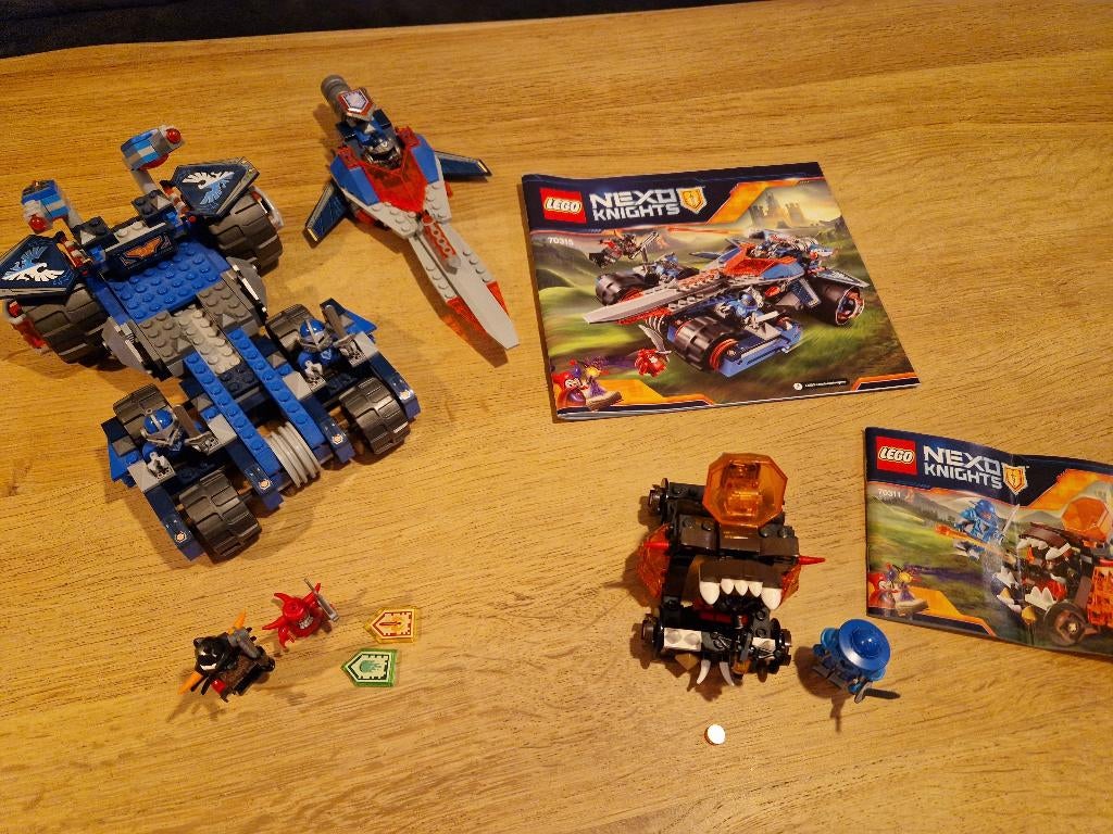 Lego Nexo Knights 70311 en 70315, Ophalen of Verzenden, Zo goed als nieuw, Complete set, Lego