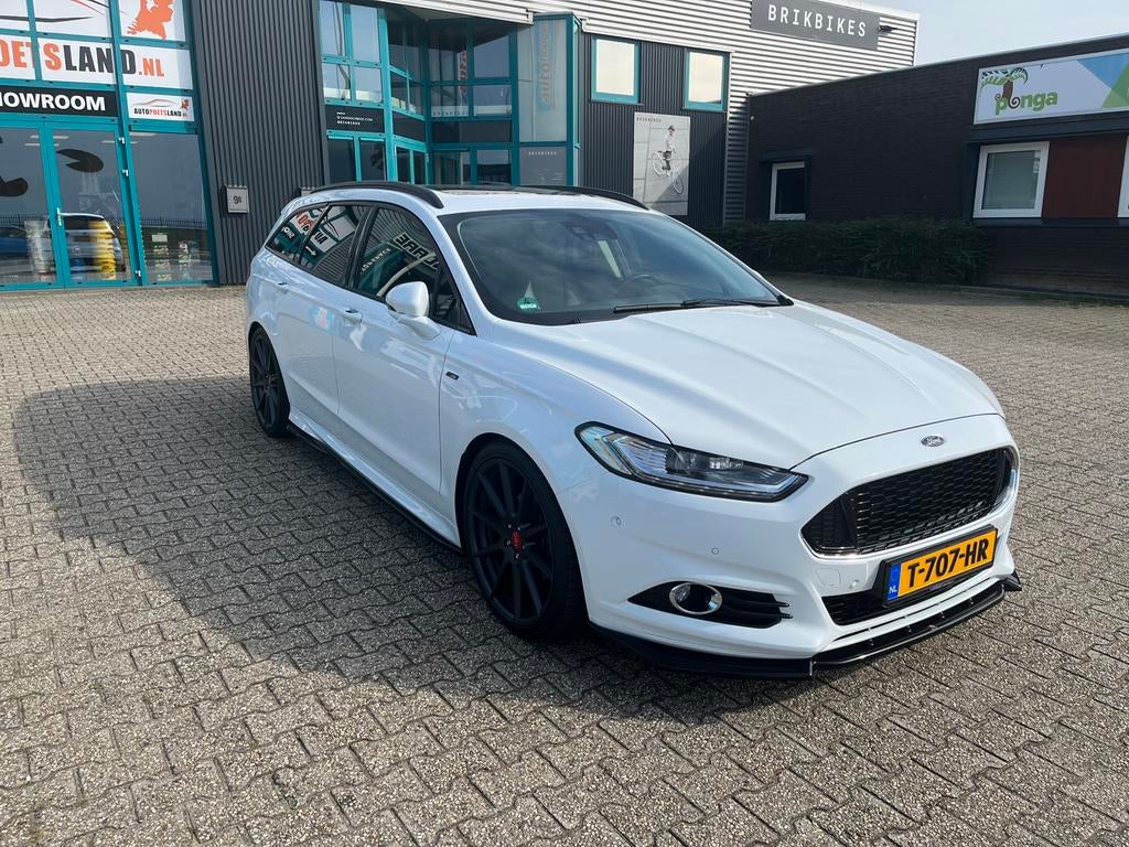 Ford Mondeo 2.0 Ecoboost 240pk Aut 2017 Wit, Auto's, 1800 kg, 4 cilinders, Mondeo, Leder en Stof